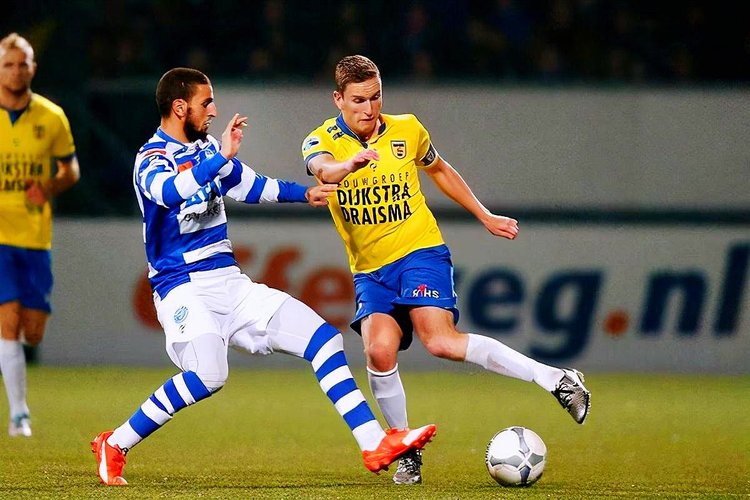 他既能在进 他既能在进