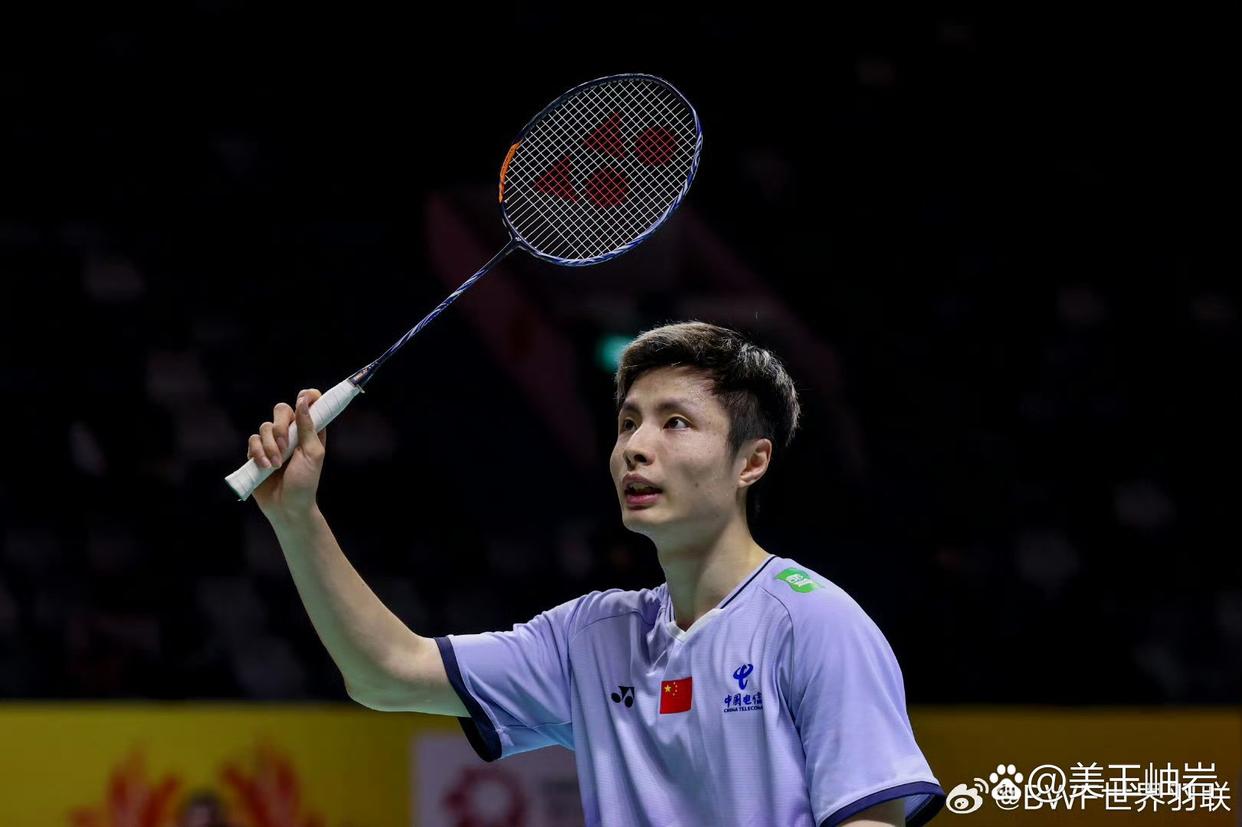 另一人专注 另一人专注